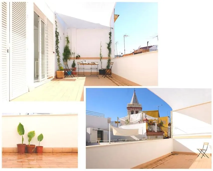 Casa Entera E Independiente Con Parking En Pleno Centro De Sevilla 0*, Seville
